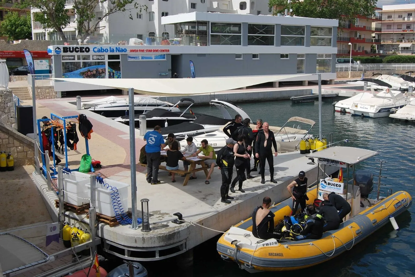 Comment Buceo Cabo La Nao a réduit les no-show et les erreurs avec Bloowatch