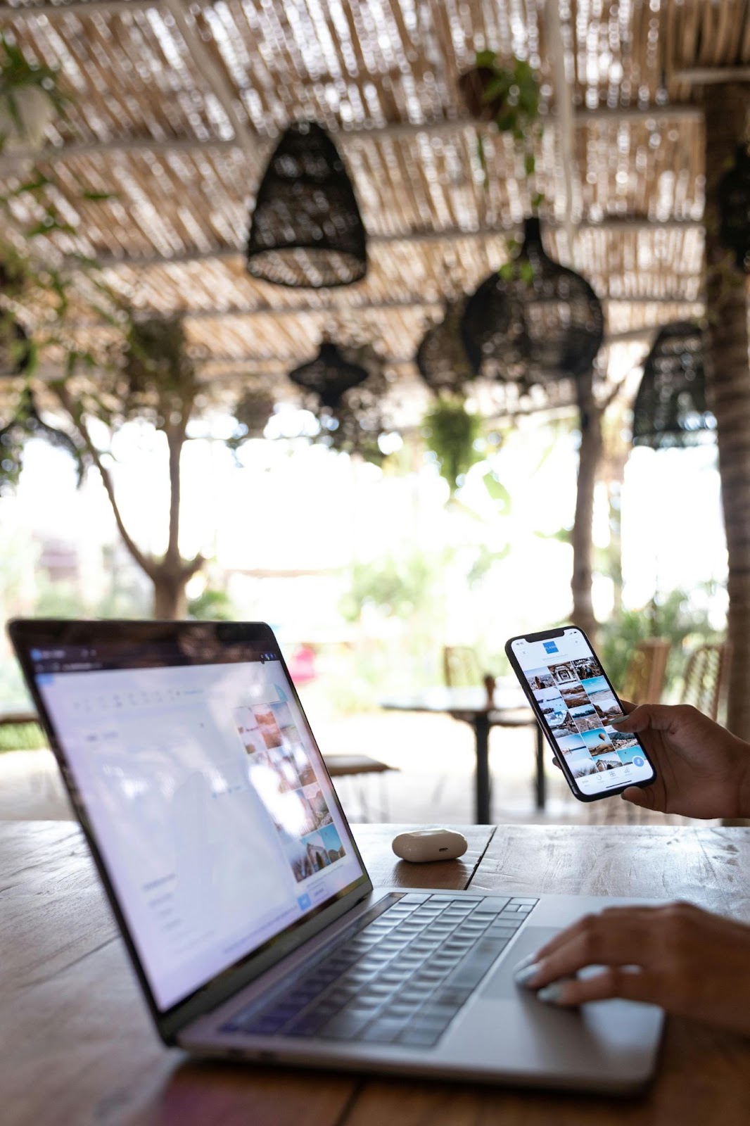 Immergiti nell'influenza: come i blogger di viaggio e le star dei social media possono far salire alle stelle le tue prenotazioni di immersioni