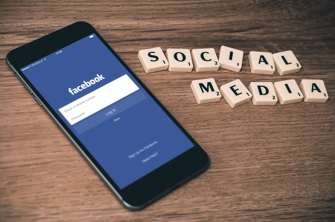 Manuale sui social media per scuole di surf, vela e sport d'avventura