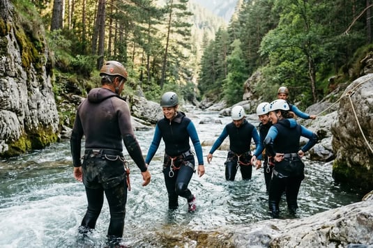 Gita di gruppo in canyoning gestita con il software di attività Bloowatch